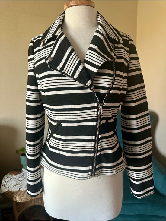 bagatelle Jackets & Blazers - Bagatelle Moto Jacket Black White Striped Asymmetrical Zip Knit Blazer S